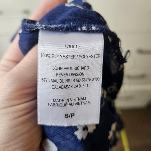 💥$5 ADD ON - CRISTINA B Blue White Floral Sleeveless Relaxed Fit Blouse Size S - Picture 13 of 13